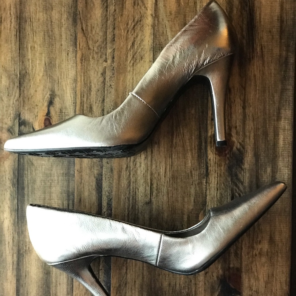 Silver Kenneth Cole Heels Size 7